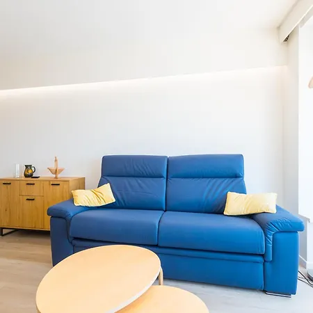 Flat In Center With Sea View, Cleaning Included Apartment *