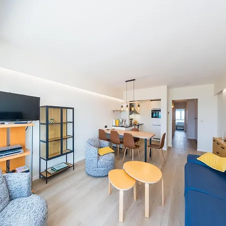 Apartment Flat In Center With Sea View, Cleaning Included *